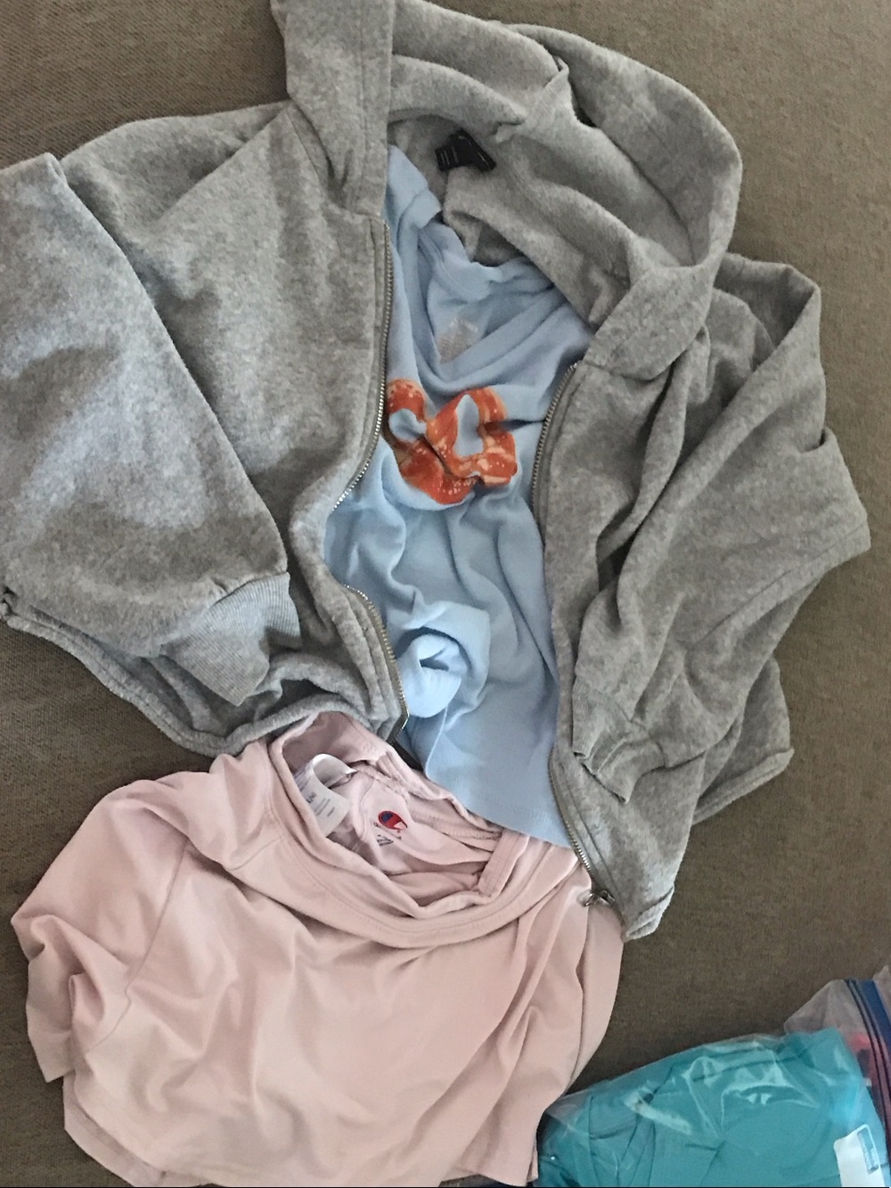 Casual Gray Zip-Up Hoodie with Light Blue Tee and Pink Scort